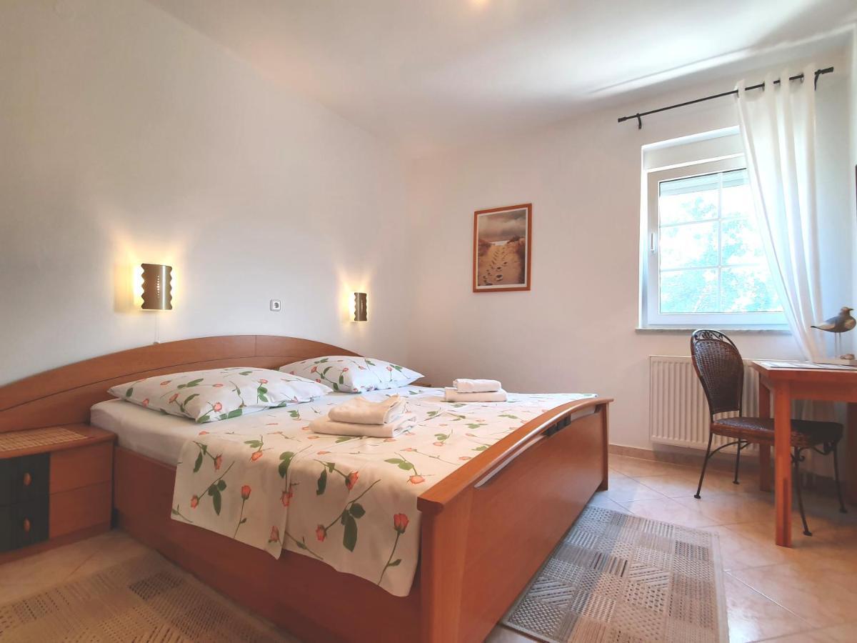 Villa Lucija Rab Town Exteriör bild